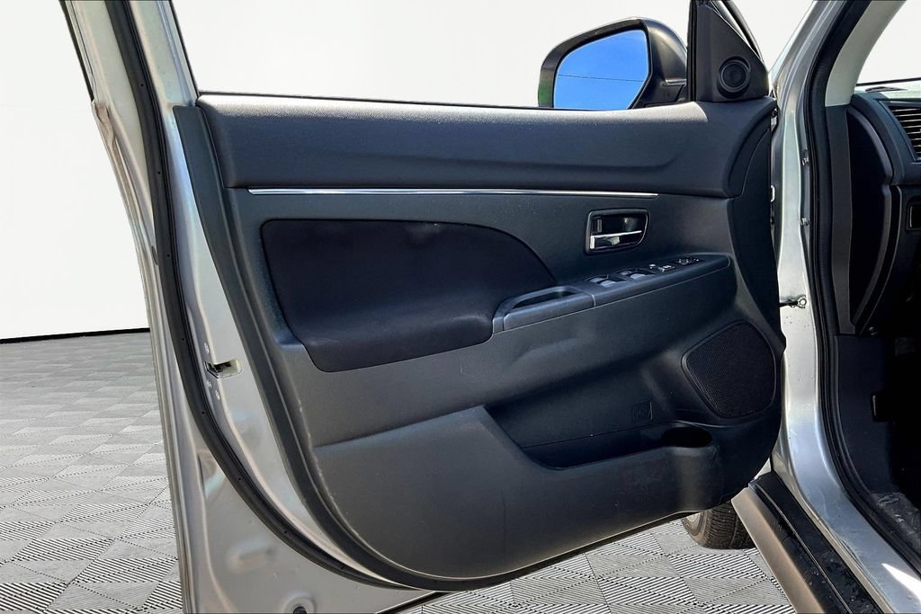 Used 2016 Mitsubishi Outlander Sport ES FWD image 19