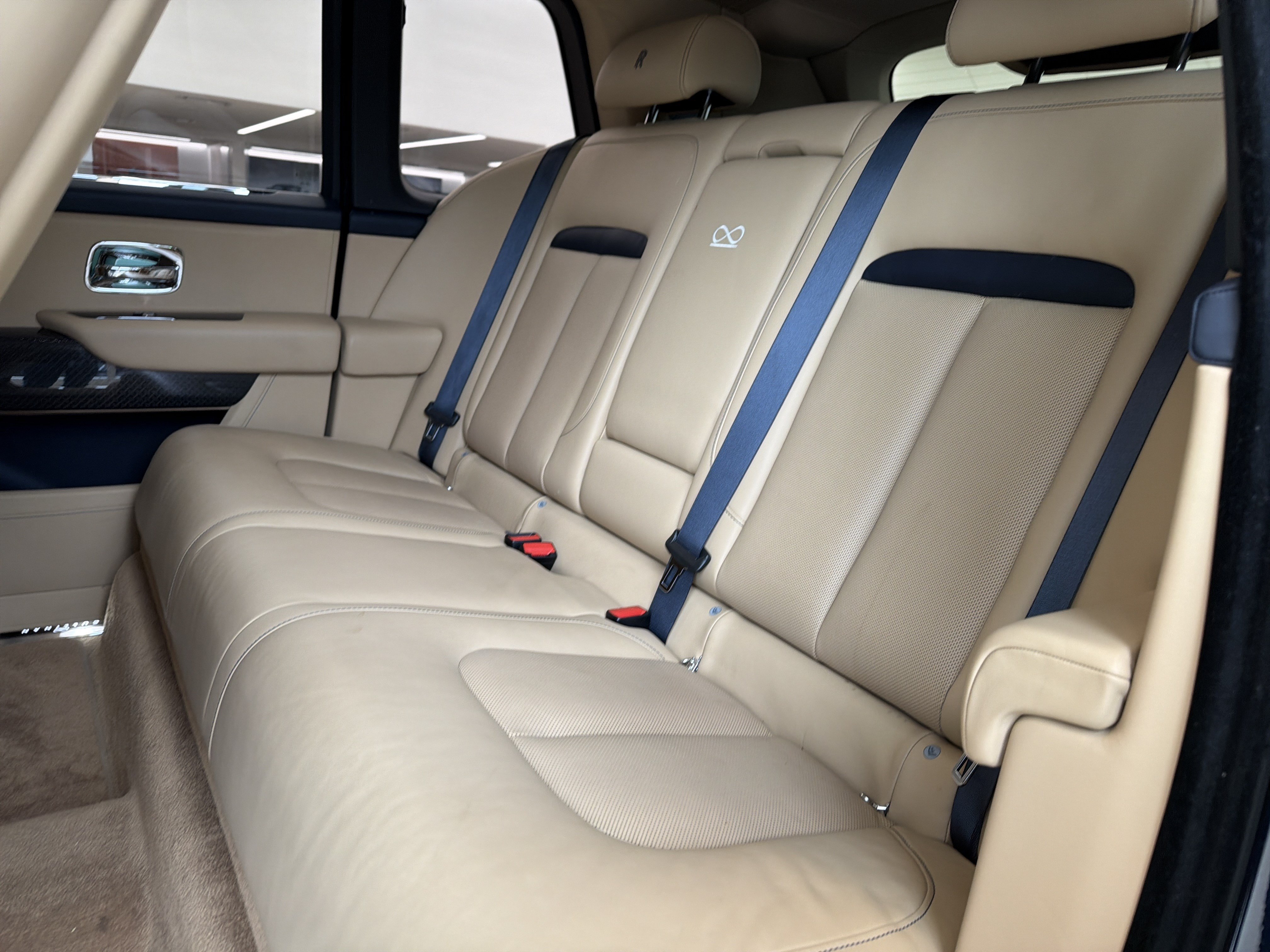 Certified 2024 Rolls-Royce Cullinan Black Badge AWD/4WD image 29