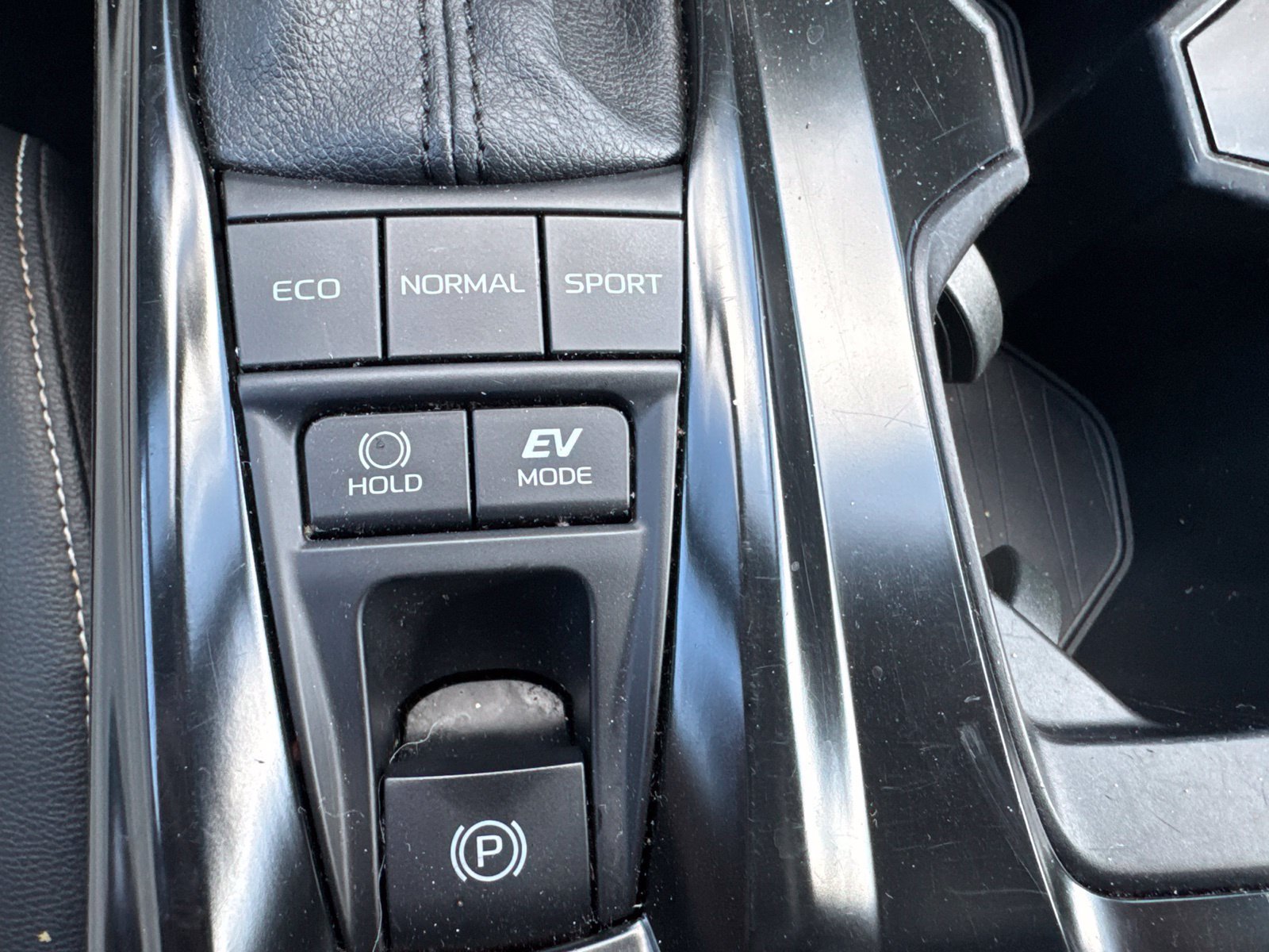 Used 2025 Toyota Camry SE FWD image 16
