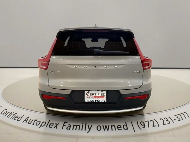 Used 2025 Volvo XC40 B5 Plus AWD/4WD image 4