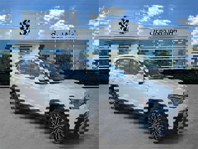 New 2025 Volkswagen Taos SE