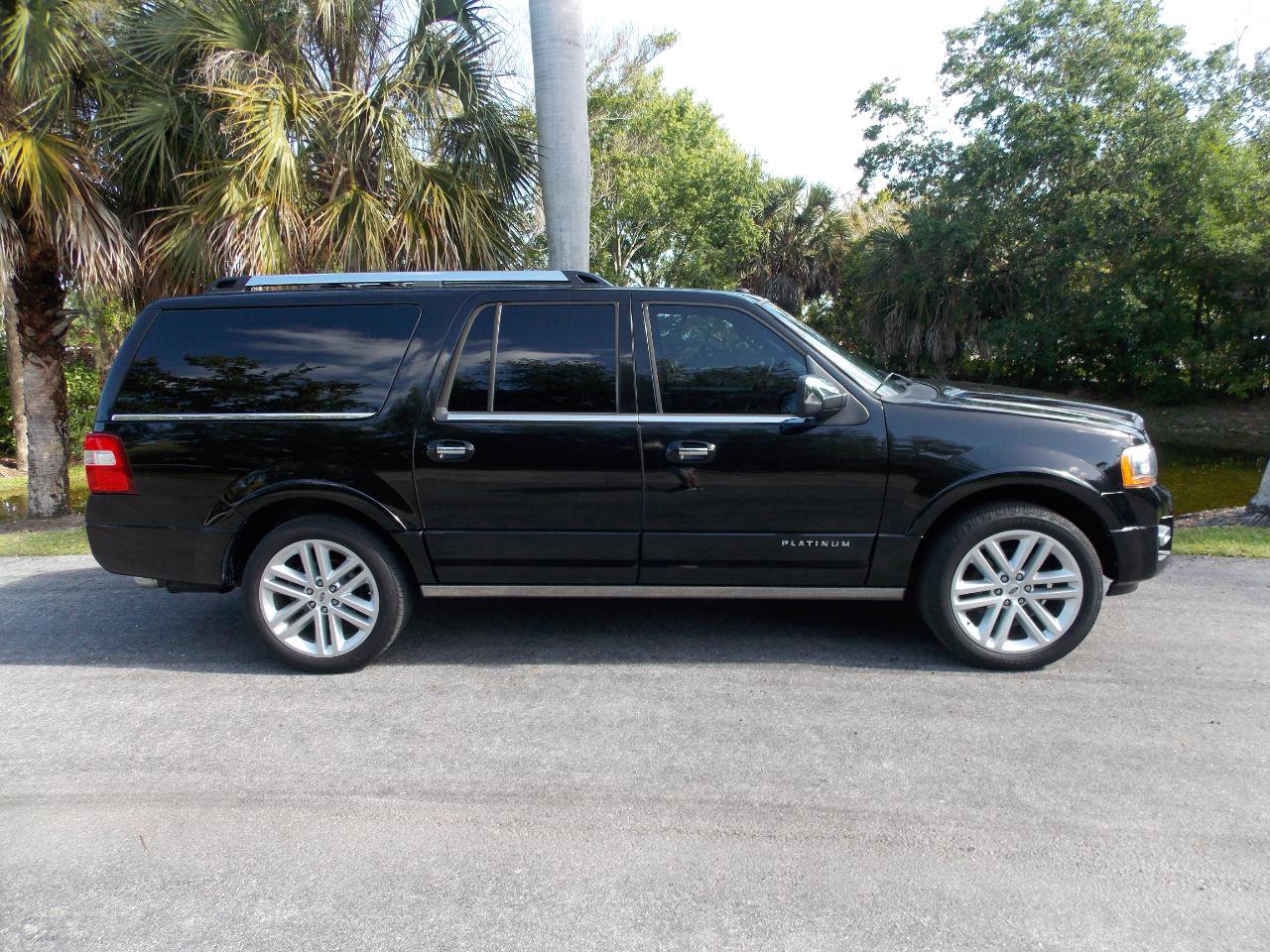 Used 2016 Ford Expedition EL Platinum image 11