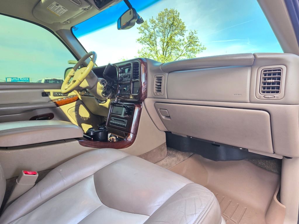 Used 2003 GMC Yukon XL Denali image 24