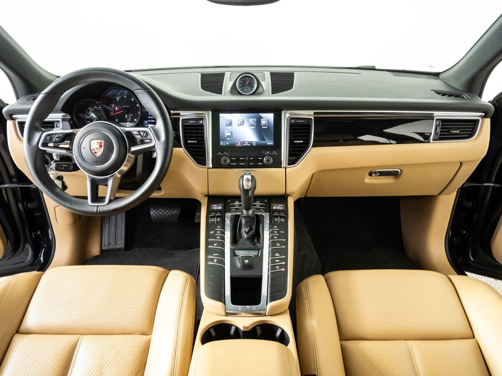 Used 2018 Porsche Macan AWD/4WD image 16