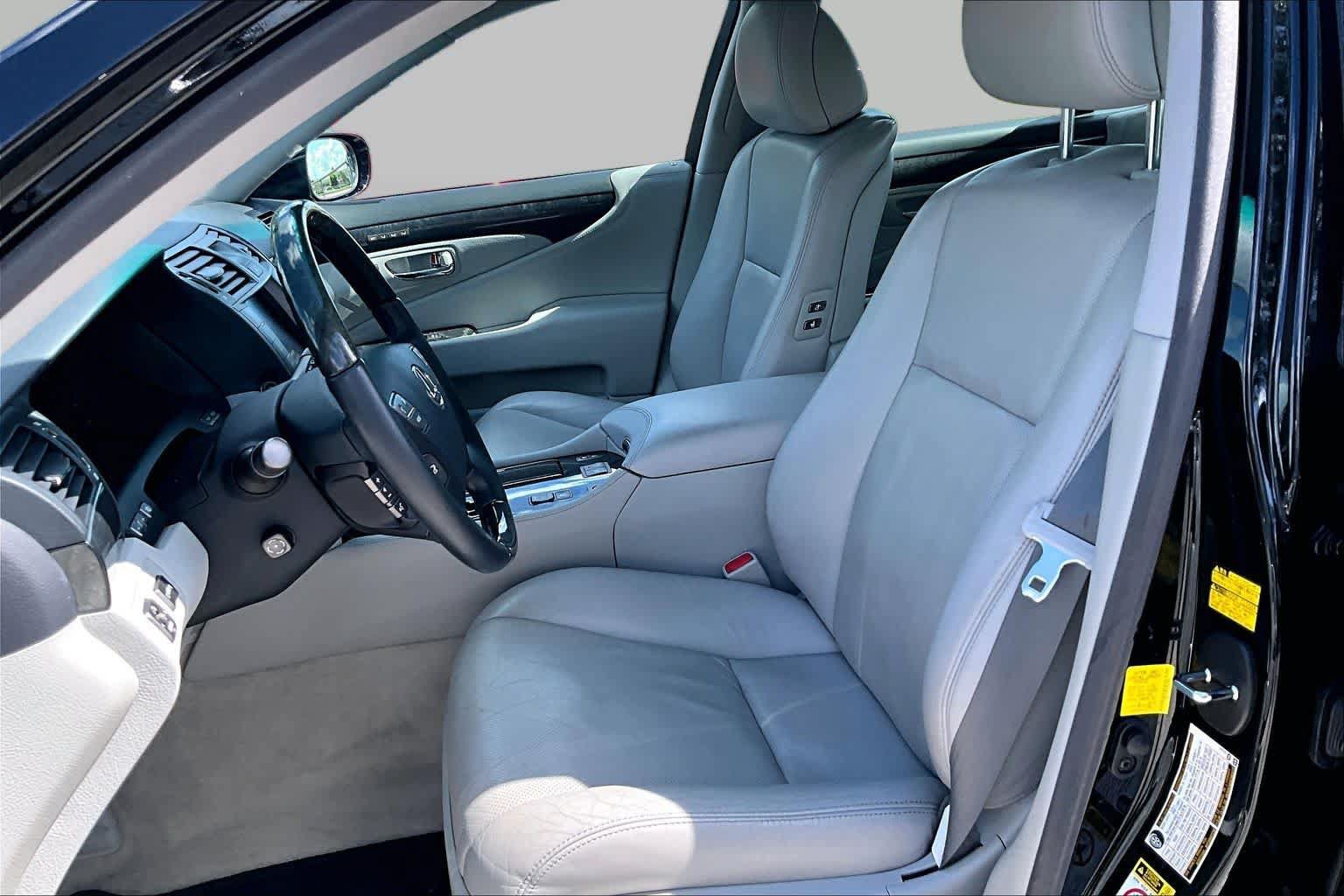 Used 2012 Lexus LS 460 AWD w/ Luxury Value Edition image 7