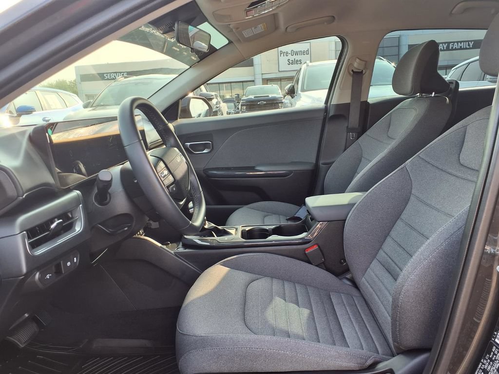 Certified 2025 Kia K4 EX FWD image 17
