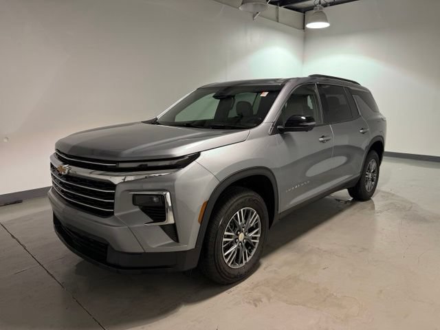 Used 2024 Chevrolet Traverse LT AWD/4WD image 3