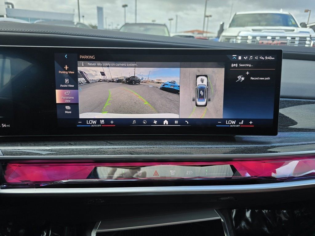 Used 2024 BMW i7 xDrive60 image 8