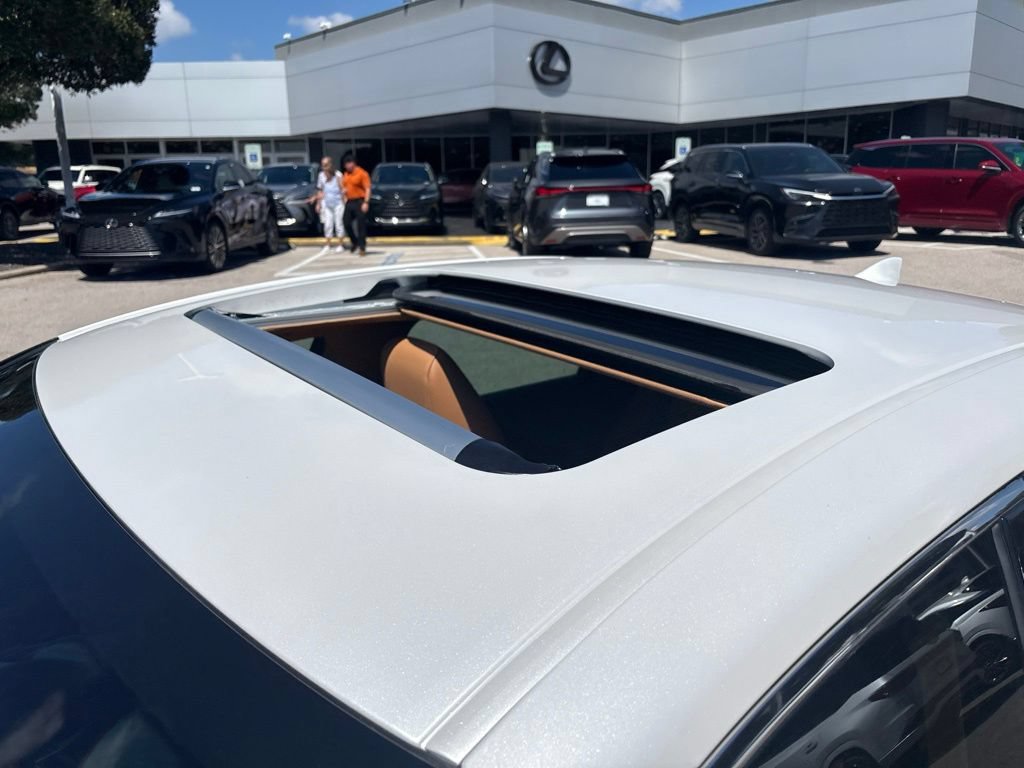 Certified 2024 Lexus ES 300h Ultra Luxury FWD image 10