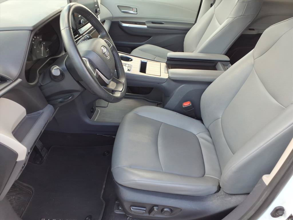 Certified 2023 Toyota Sienna XLE FWD image 12