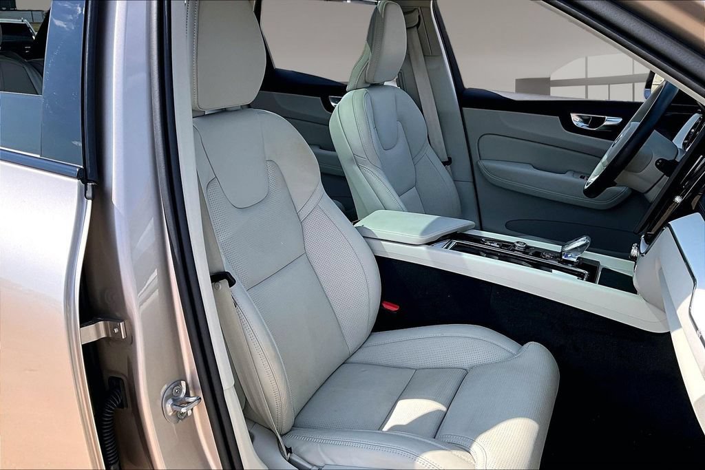 Used 2026 Volvo XC60 B5 Ultra w/ Protection Package Premier AWD/4WD image 7