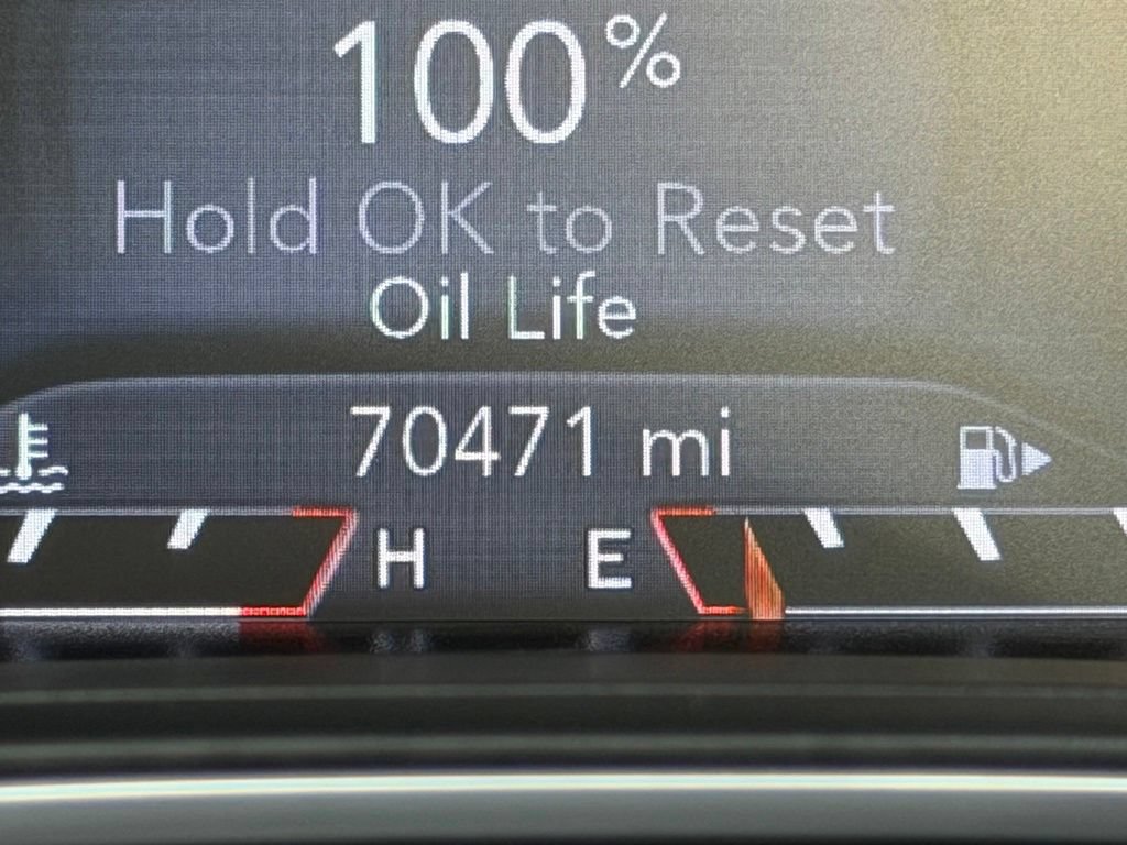 Used 2021 Jeep Cherokee Trailhawk w/ Sun, Sound & Nav Group AWD/4WD image 39