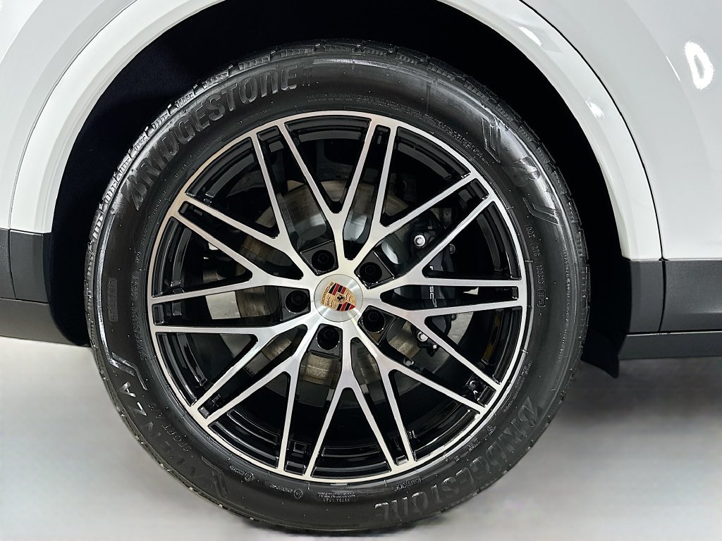 New 2026 Porsche Cayenne Coupe AWD/4WD image 31