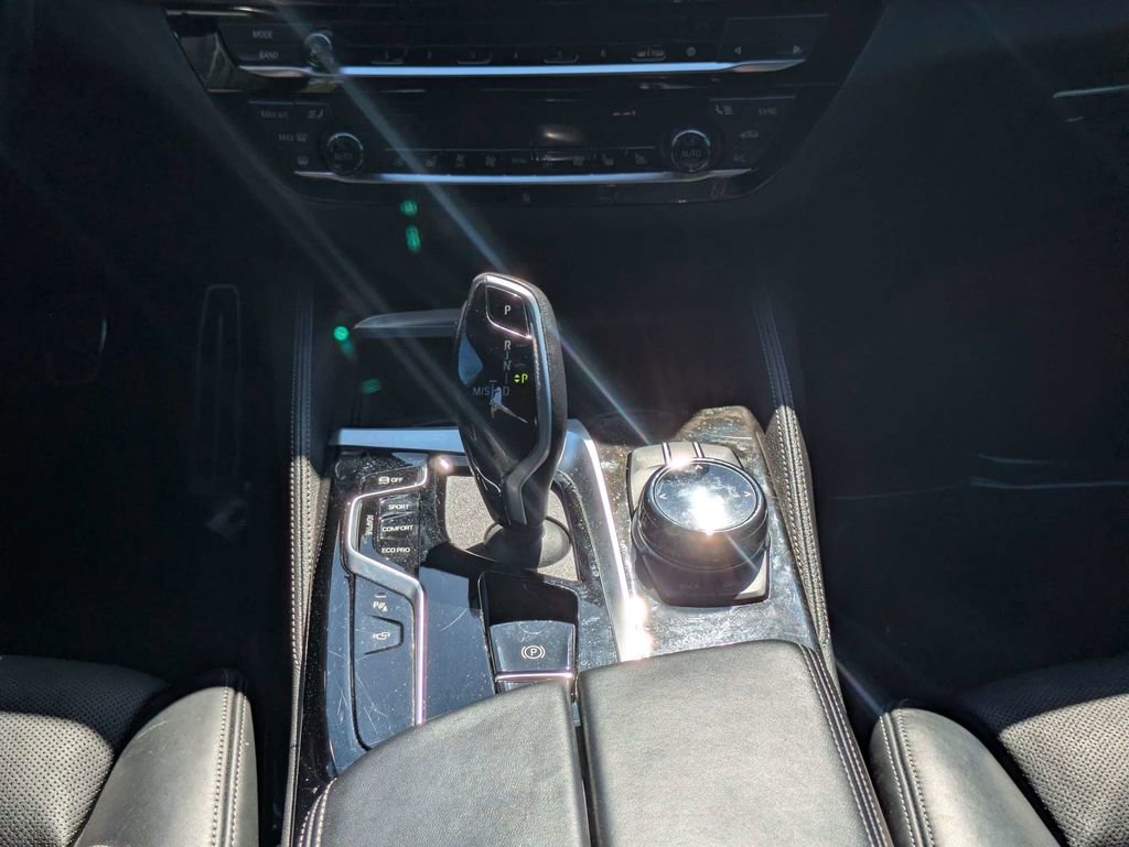 Used 2022 BMW M550i xDrive w/ Executive Package image 20