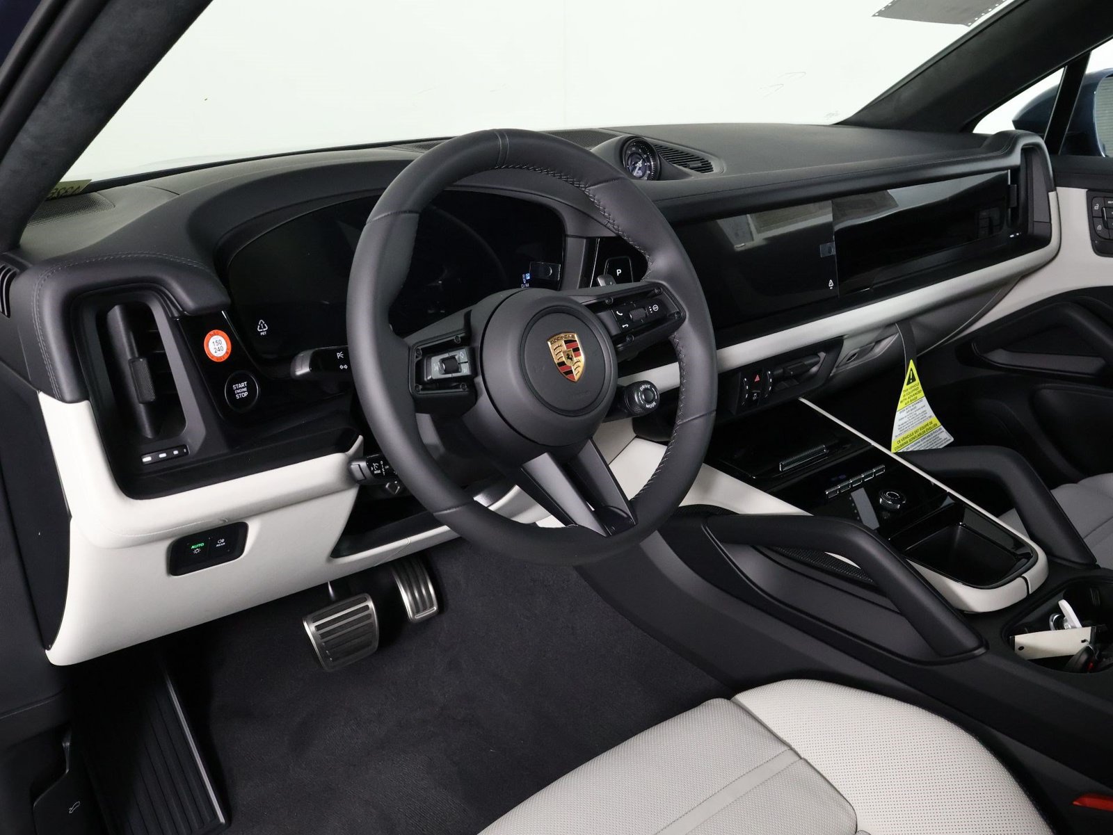 New 2026 Porsche Cayenne GTS AWD/4WD image 4