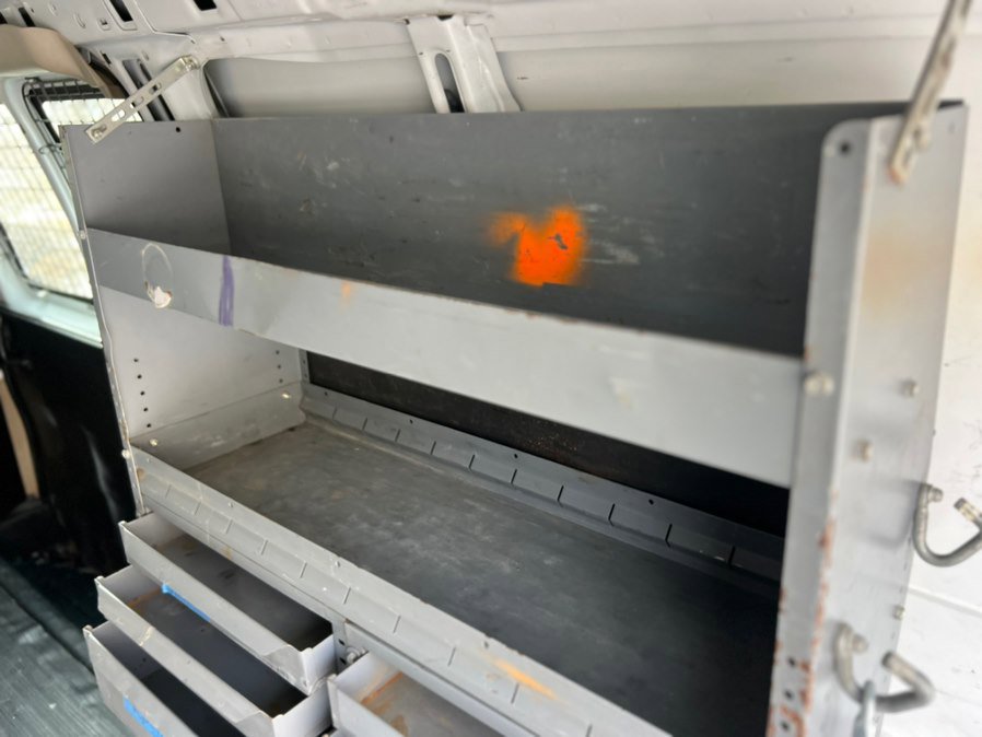 Used 2009 Chevrolet Express 1500 image 29