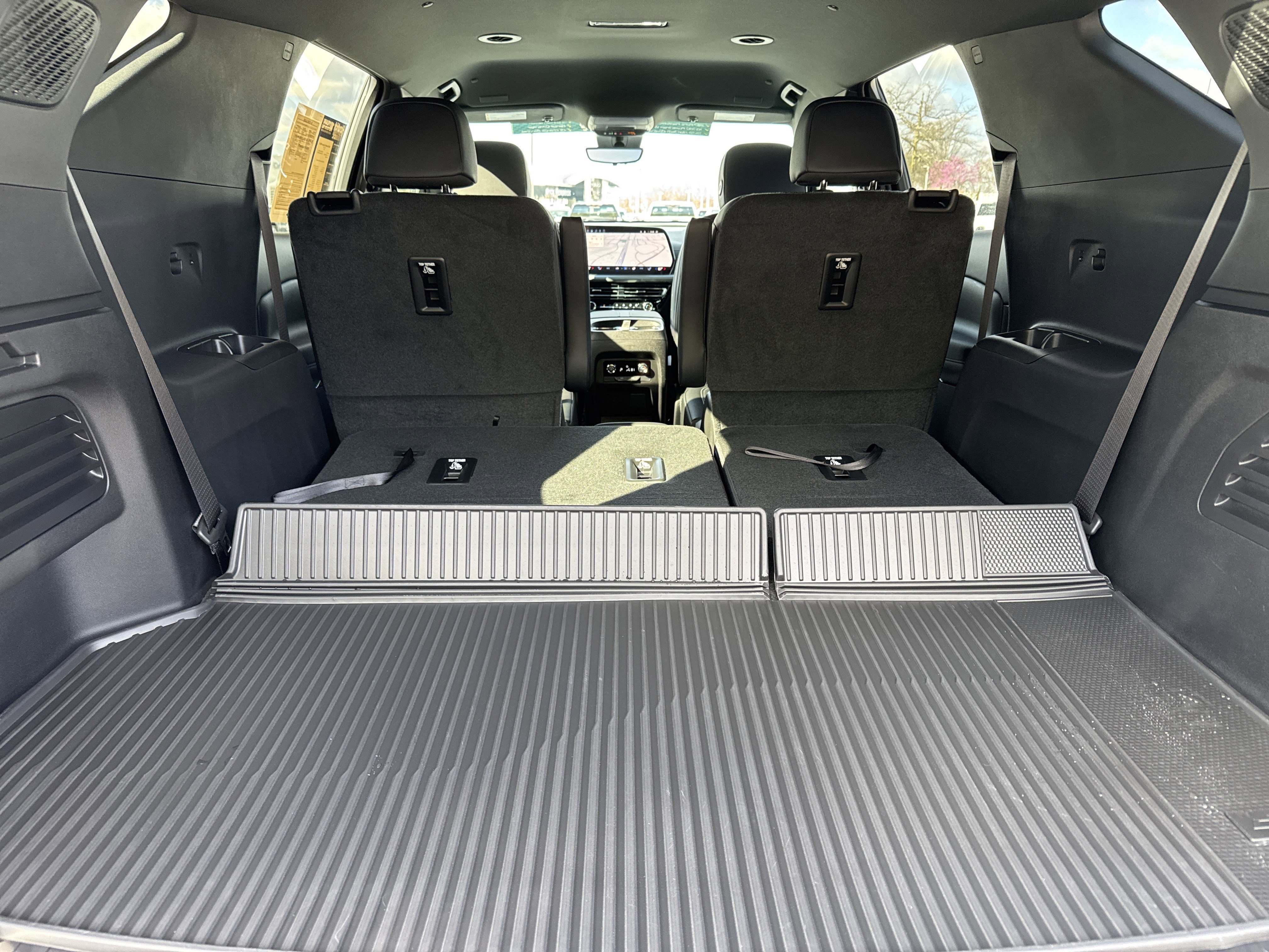 Used 2026 Chevrolet Traverse LT w/ Driver Confidence Package image 33