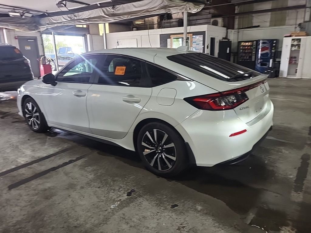 Used 2024 Honda Civic EX-L image 6