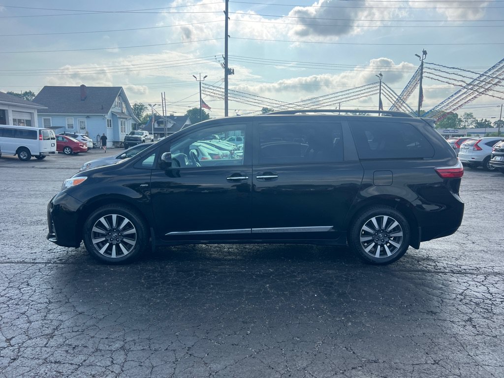 Used 2020 Toyota Sienna XLE AWD/4WD image 4