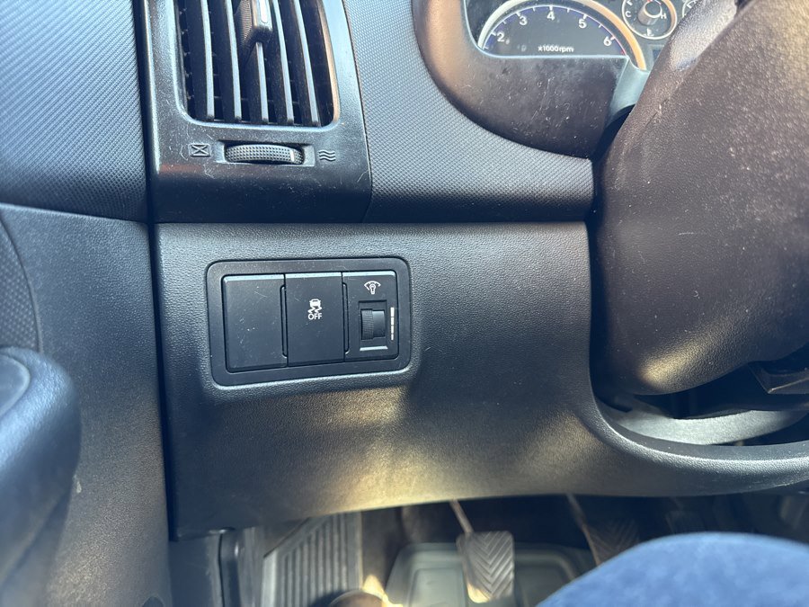 Used 2012 Hyundai Elantra GLS image 29