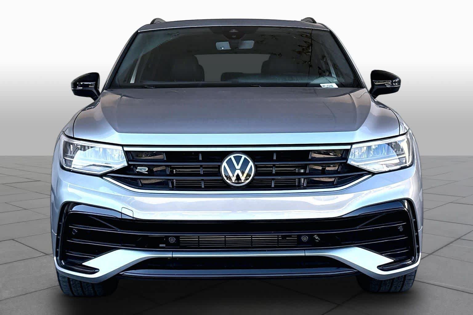 Used 2023 Volkswagen Tiguan SE R-Line FWD image 5