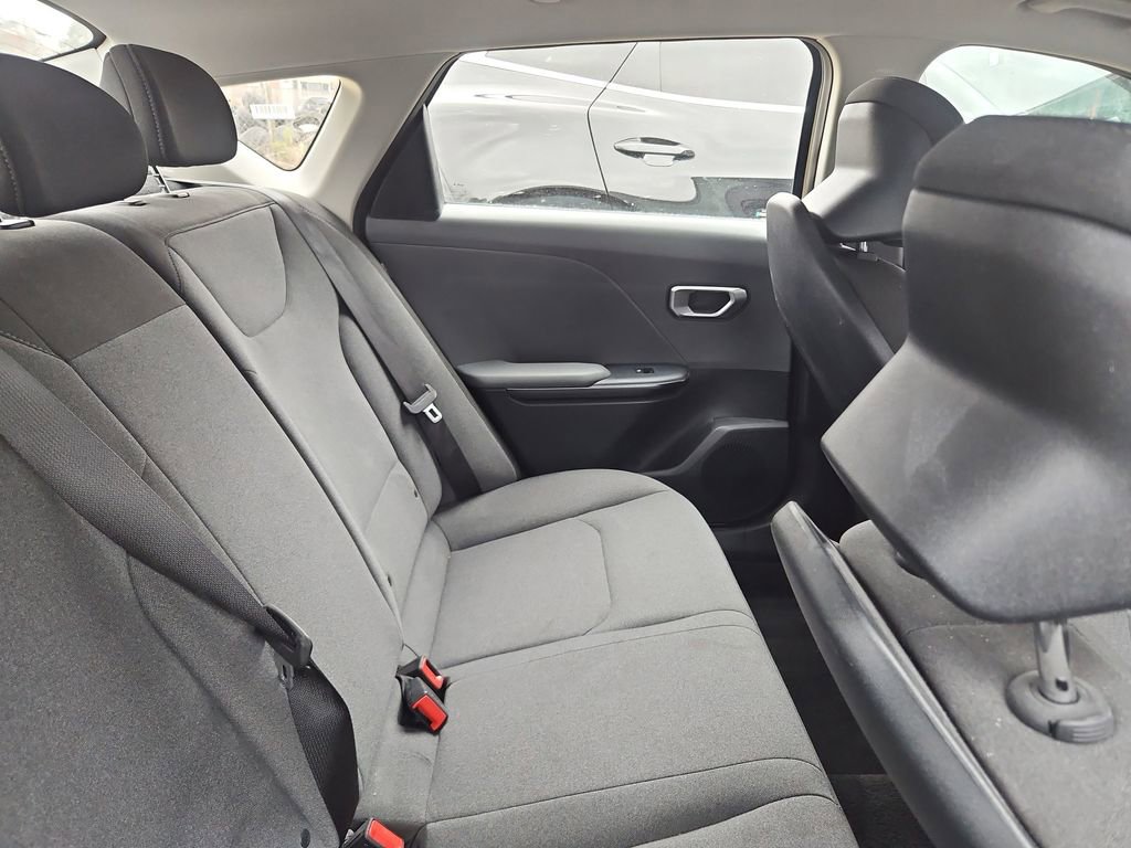 Used 2025 Kia K4 LXS image 10