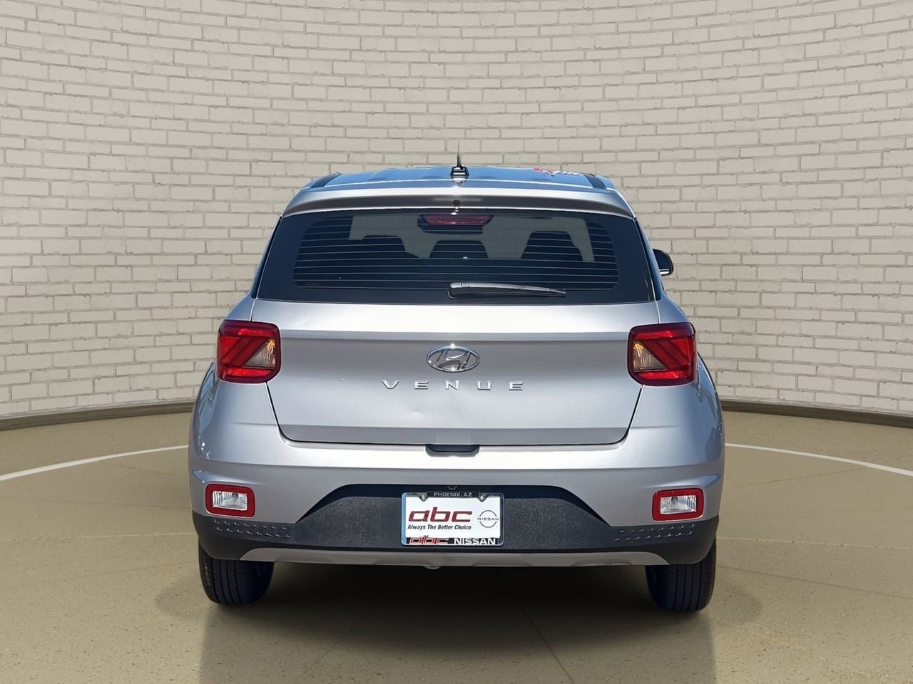 Used 2025 Hyundai Venue SE image 6