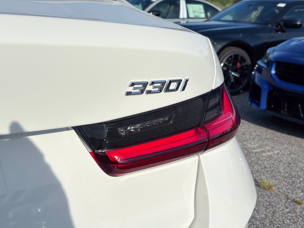 New 2026 BMW 330i xDrive Sedan w/ Premium Package AWD/4WD image 7