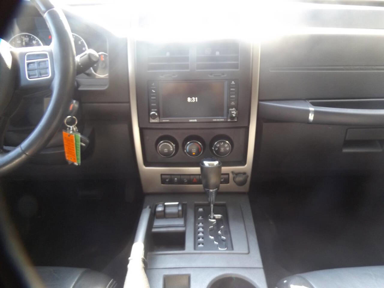 Used 2012 Jeep Liberty Sport image 12