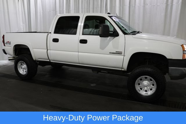 Used 2004 Chevrolet Silverado 2500 LT w/ Heavy-Duty Power Package AWD/4WD image 2