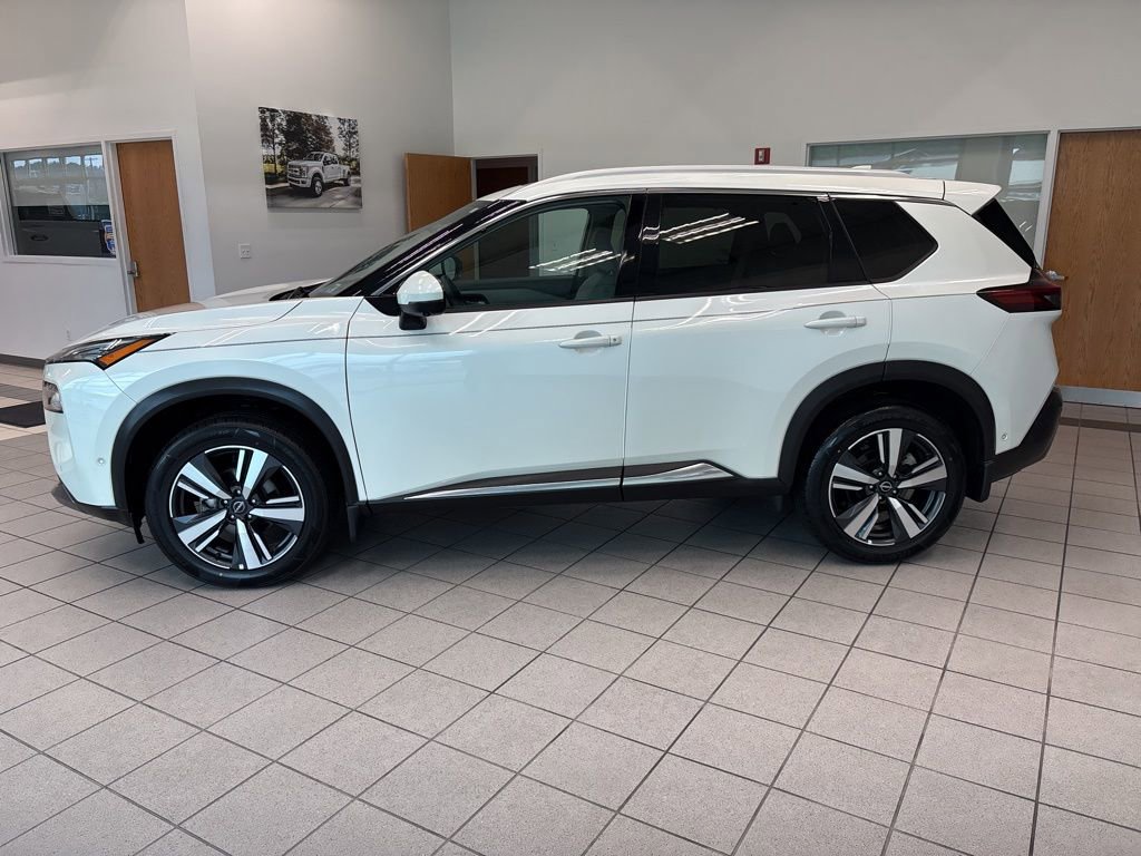 Used 2023 Nissan Rogue SL w/ SL Premium Package AWD/4WD image 3