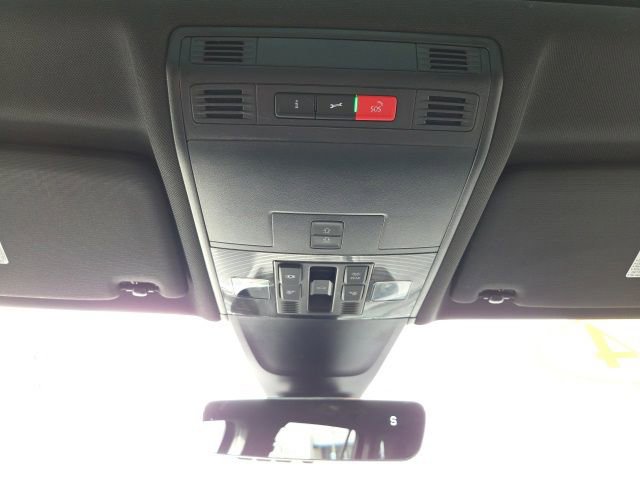 Certified 2024 Volkswagen Tiguan SEL R-Line image 23