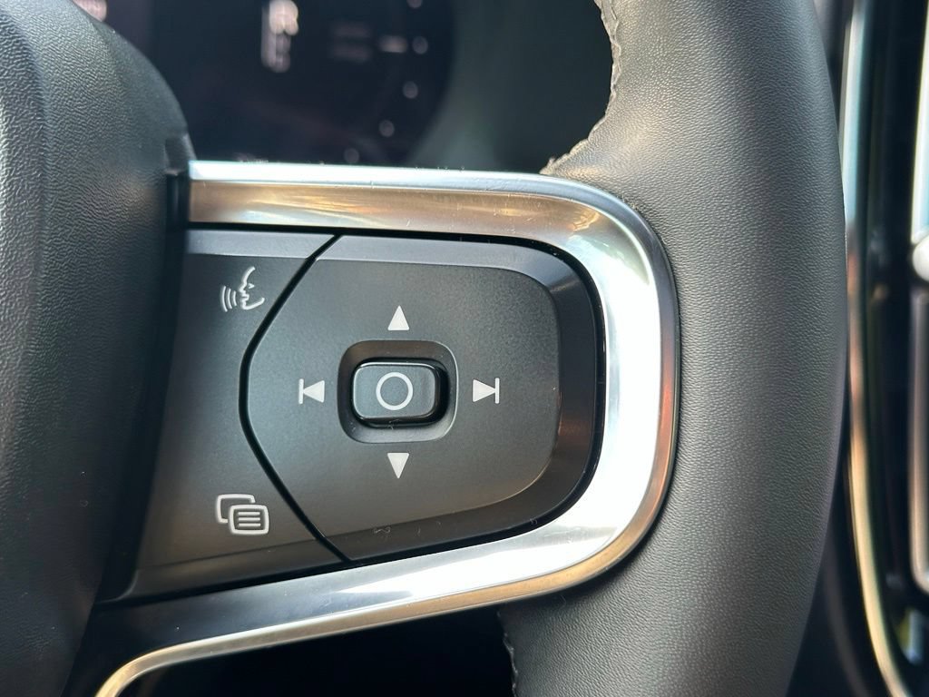Used 2023 Volvo C40 Recharge Core AWD/4WD image 25