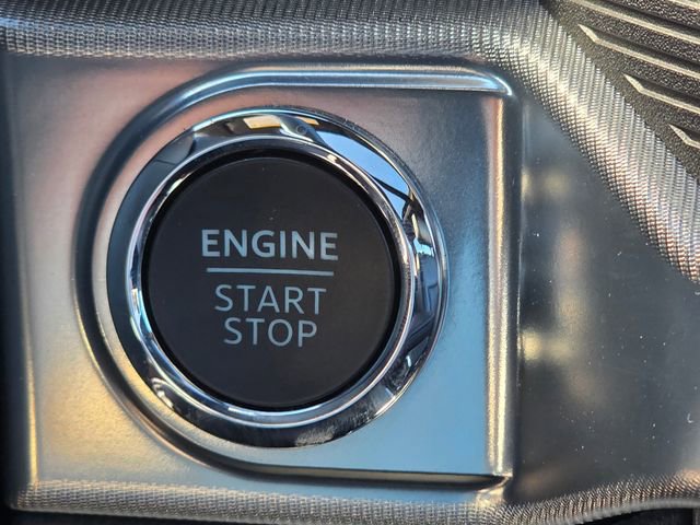 Used 2025 Ford F150 Lariat w/ Equipment Group 502A High image 15