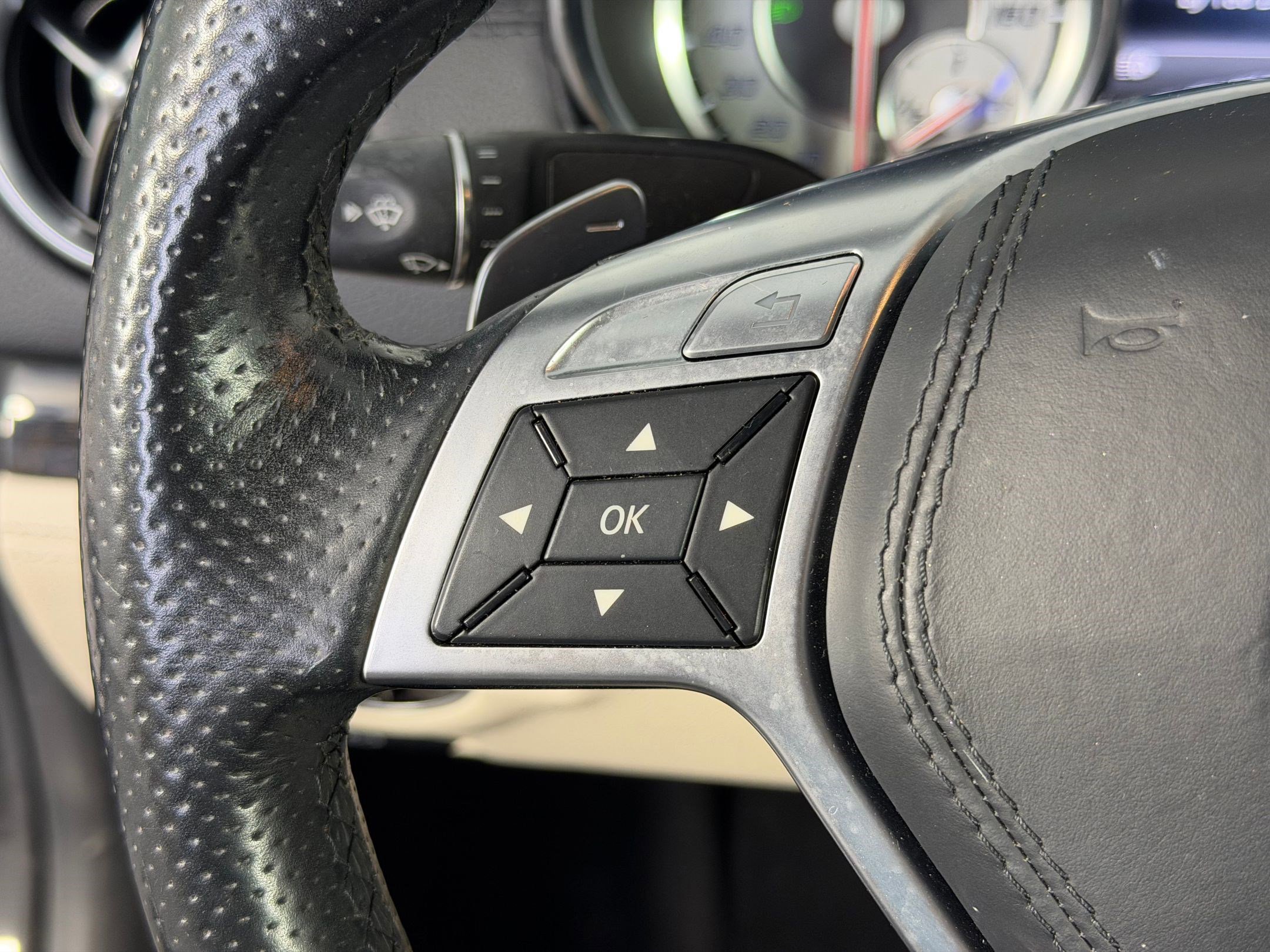 Used 2016 Mercedes-Benz SL 400 image 13