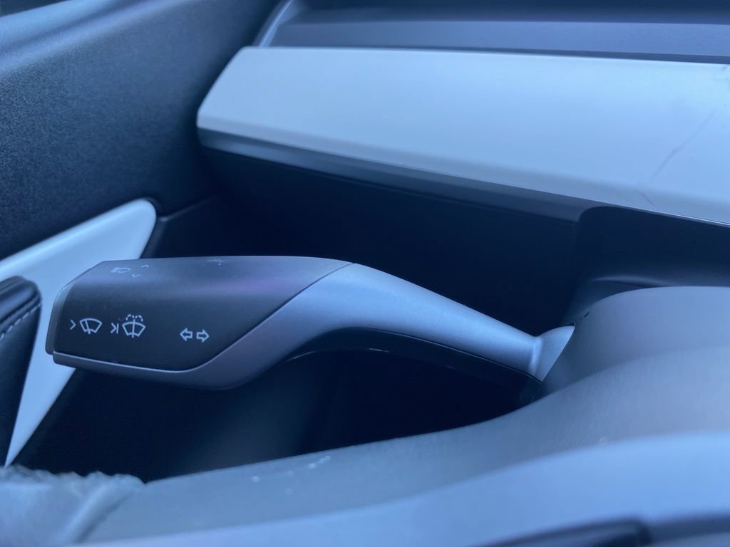 Used 2021 Tesla Model Y Long Range image 27