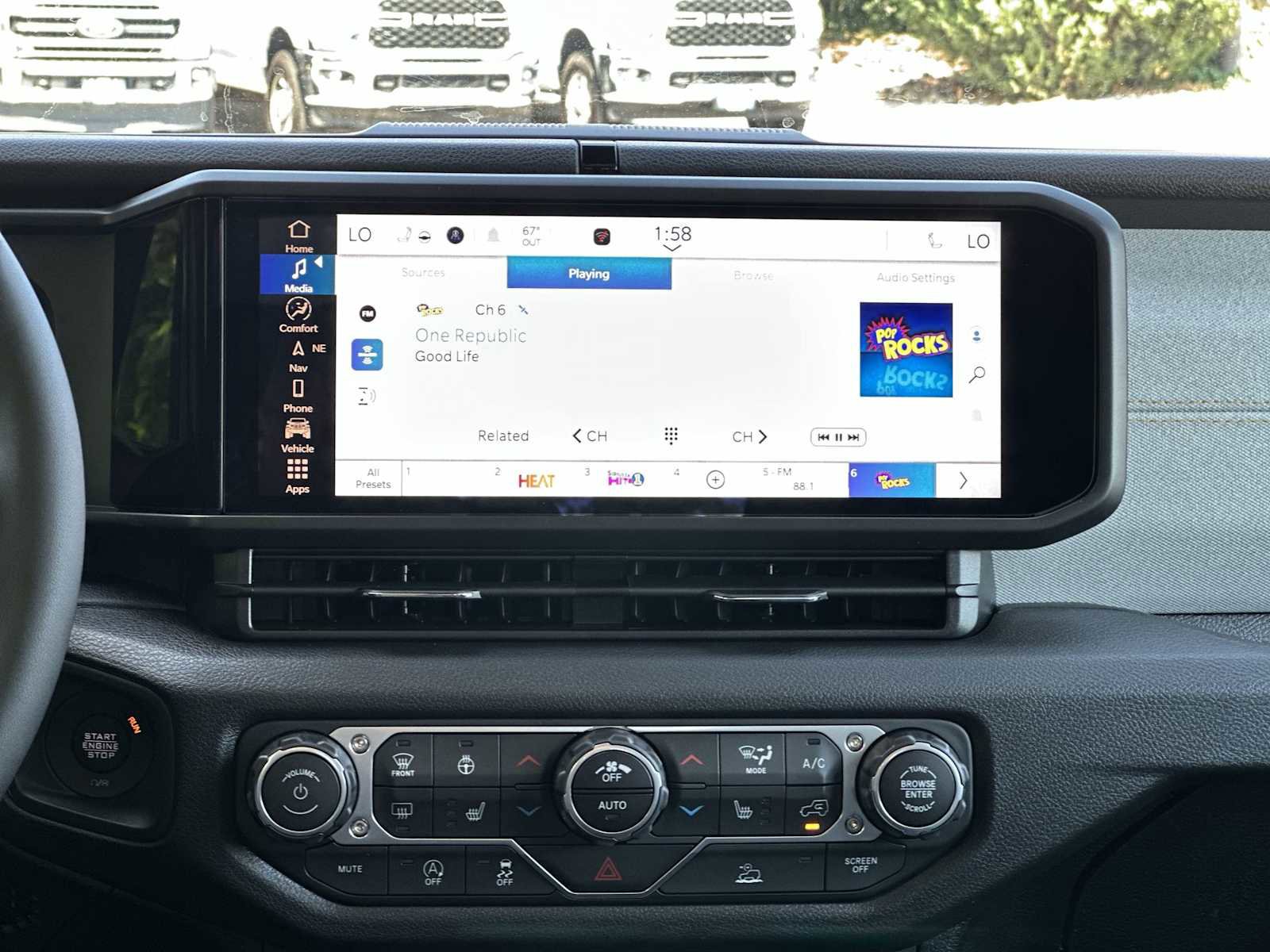 New 2025 Jeep Gladiator Sport image 12