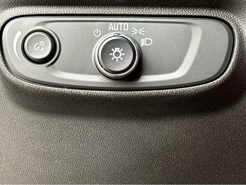 Used 2022 Chevrolet Equinox LS w/ LS Convenience Package image 10