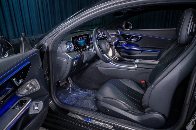 Used 2025 Mercedes-Benz CLE 300 4MATIC Coupe image 10