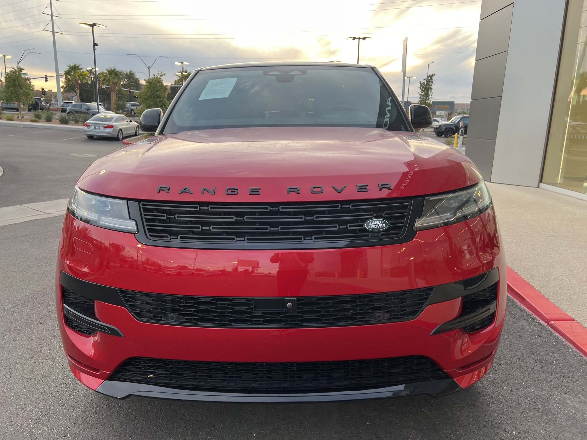 Used 2025 Land Rover Range Rover Sport Dynamic SE image 2