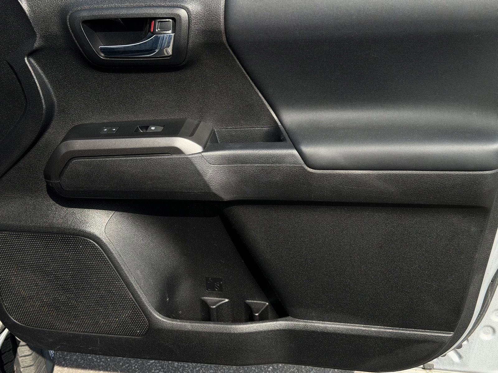 Used 2022 Toyota Tacoma TRD Sport image 23