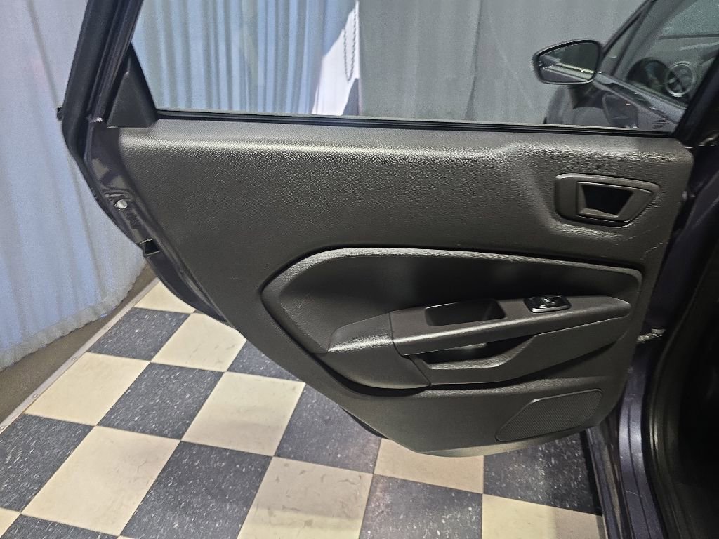 Used 2012 Ford Fiesta SEL FWD image 11