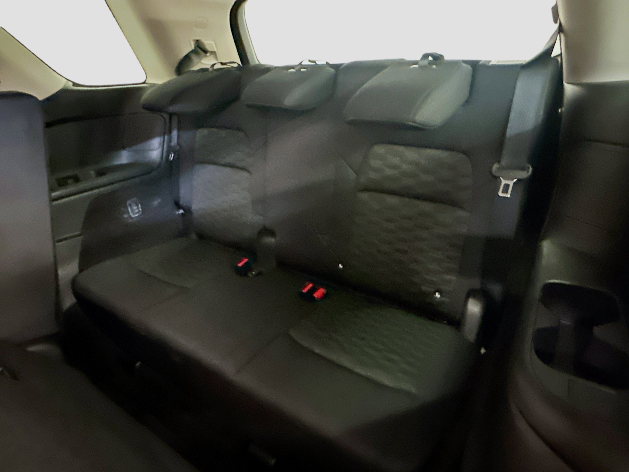 Used 2024 Nissan Pathfinder S image 29