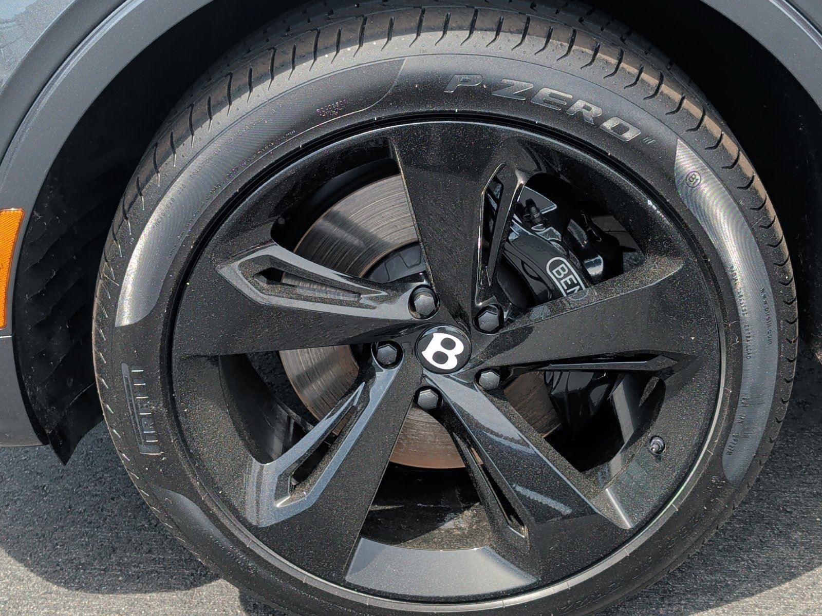 Used 2022 Bentley Bentayga AWD/4WD image 6