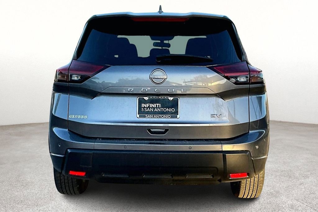 Used 2024 Nissan Rogue SV image 7