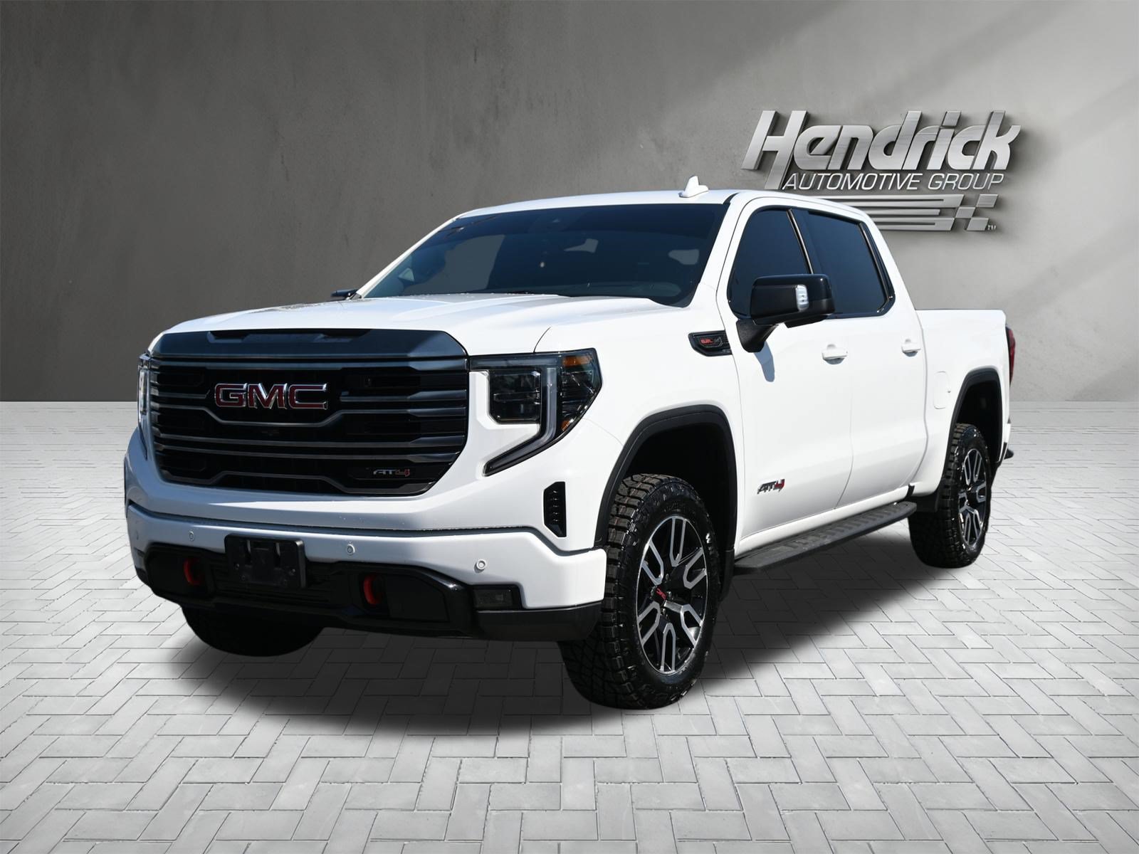 Used 2024 GMC Sierra 1500 AT4 w/ Technology Package AWD/4WD image 5