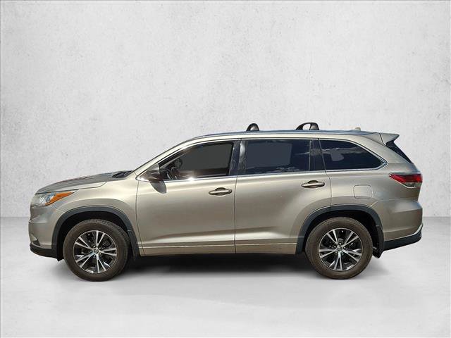 Used 2016 Toyota Highlander XLE AWD/4WD image 10