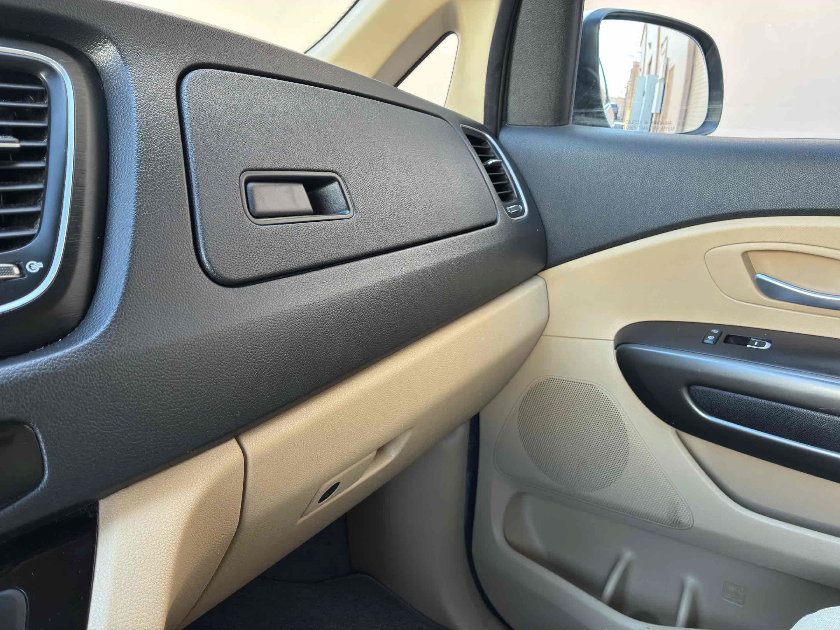 Used 2015 Kia Sedona LX w/ LX Convenience Package FWD image 28