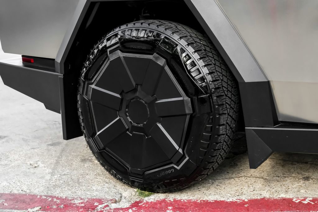 Used 2025 Tesla Cybertruck Cyberbeast image 38