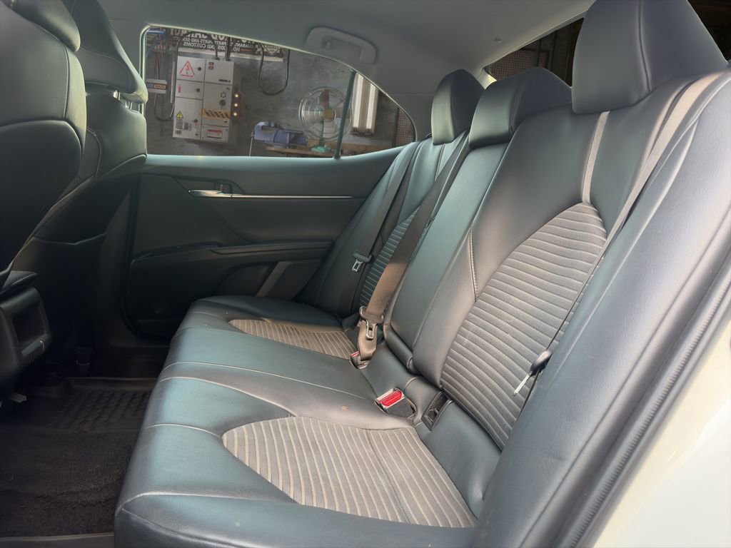 Used 2020 Toyota Camry SE image 11